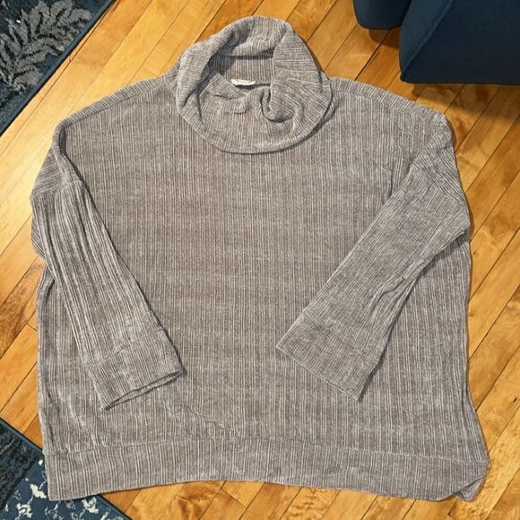 Joyfolie Oversized Leal Tan Sweater size L - Picture 2 of 12